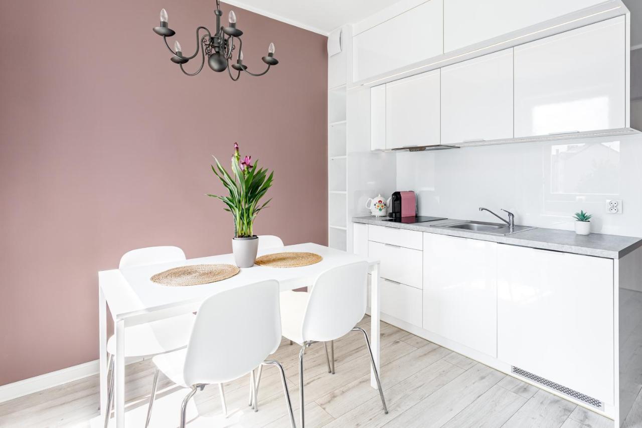 Apartament "Anna" - Kwartal Rozy Wiatrow, 15 Min Spacerem Od Plazy ชวีโนวิชแจ ภายนอก รูปภาพ