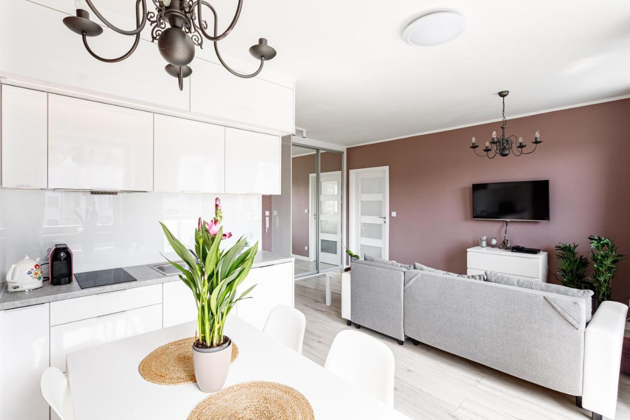 Apartament "Anna" - Kwartal Rozy Wiatrow, 15 Min Spacerem Od Plazy ชวีโนวิชแจ ภายนอก รูปภาพ
